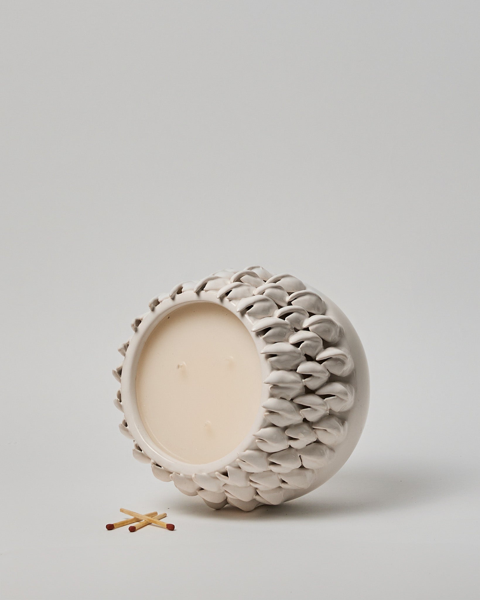 נר אוסטרה גבוה | Cedar Retreat | רוגע וביטחון