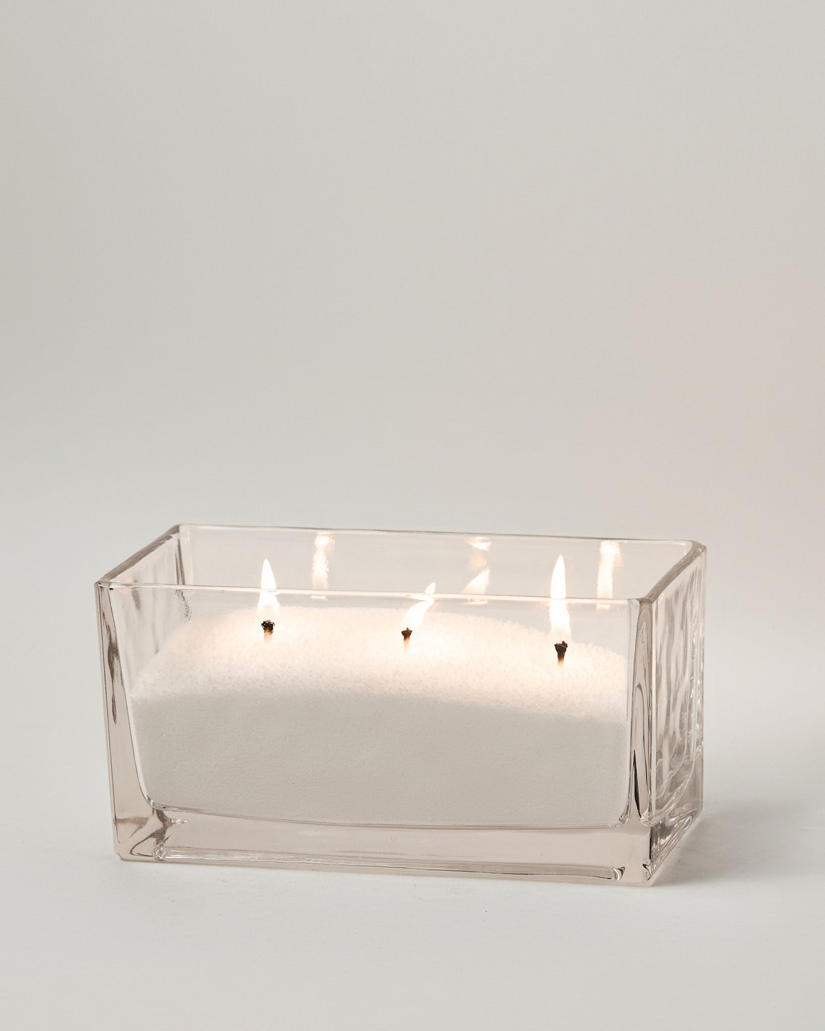 פתיתי שעווה וכלי זכוכית מלבני