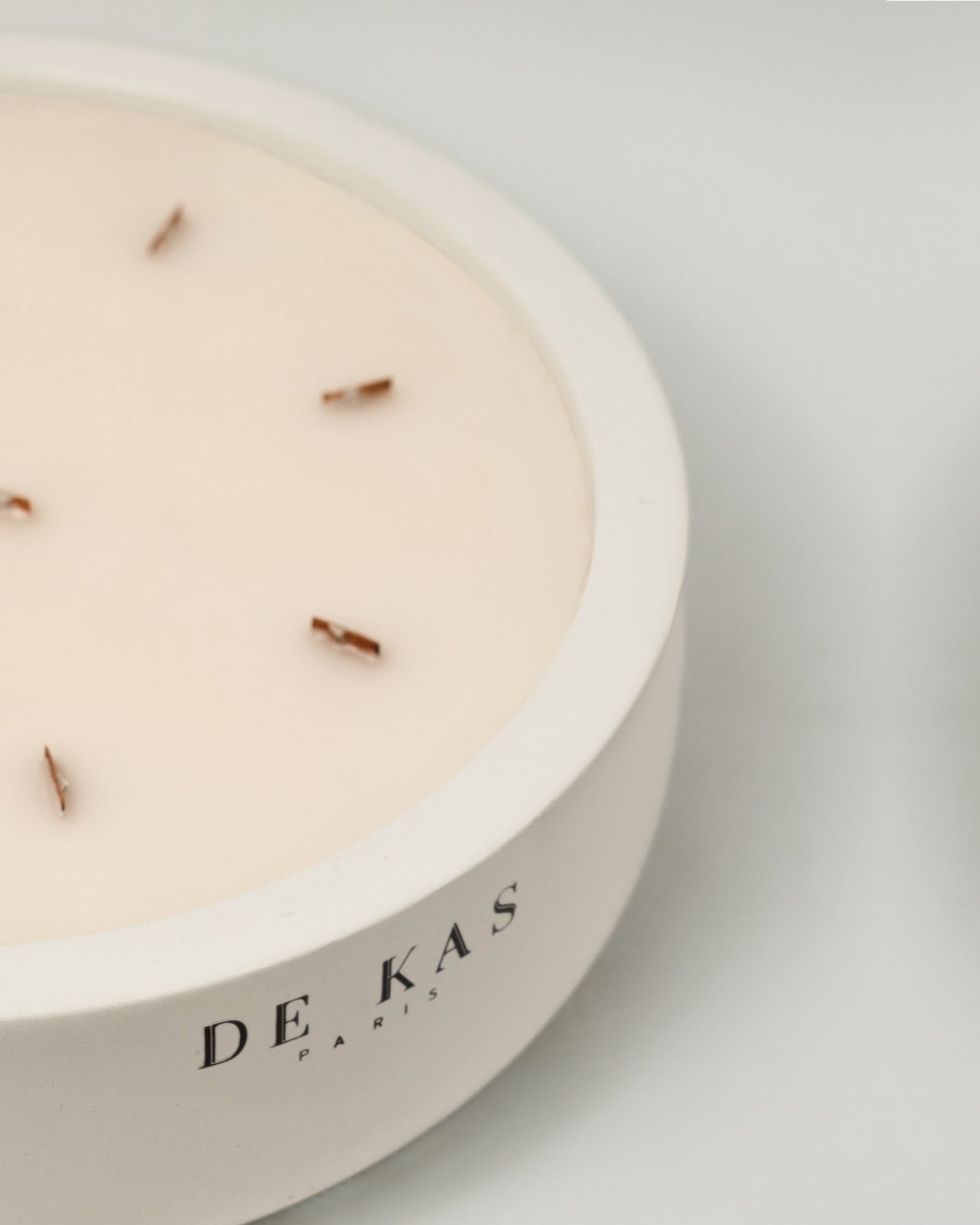 נר בטון - 9 להבות | Cedar Retreat | רוגע וביטחון