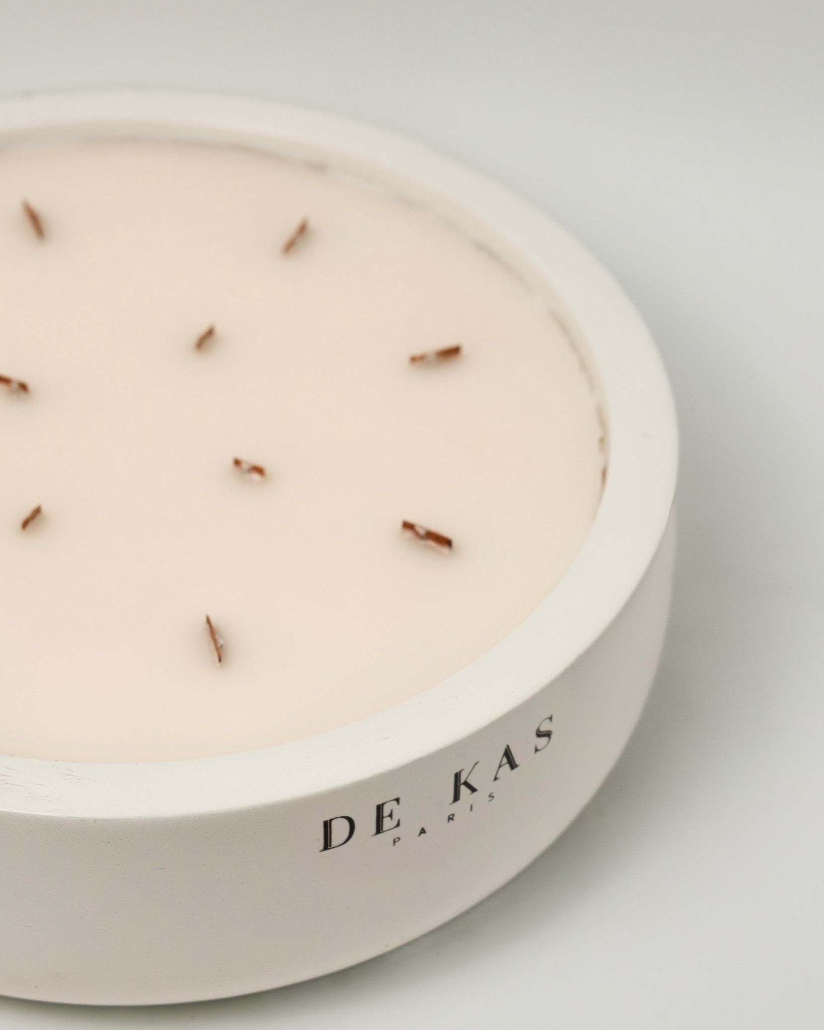 נר בטון 12 להבות | Cedar Retreat | רוגע וביטחון