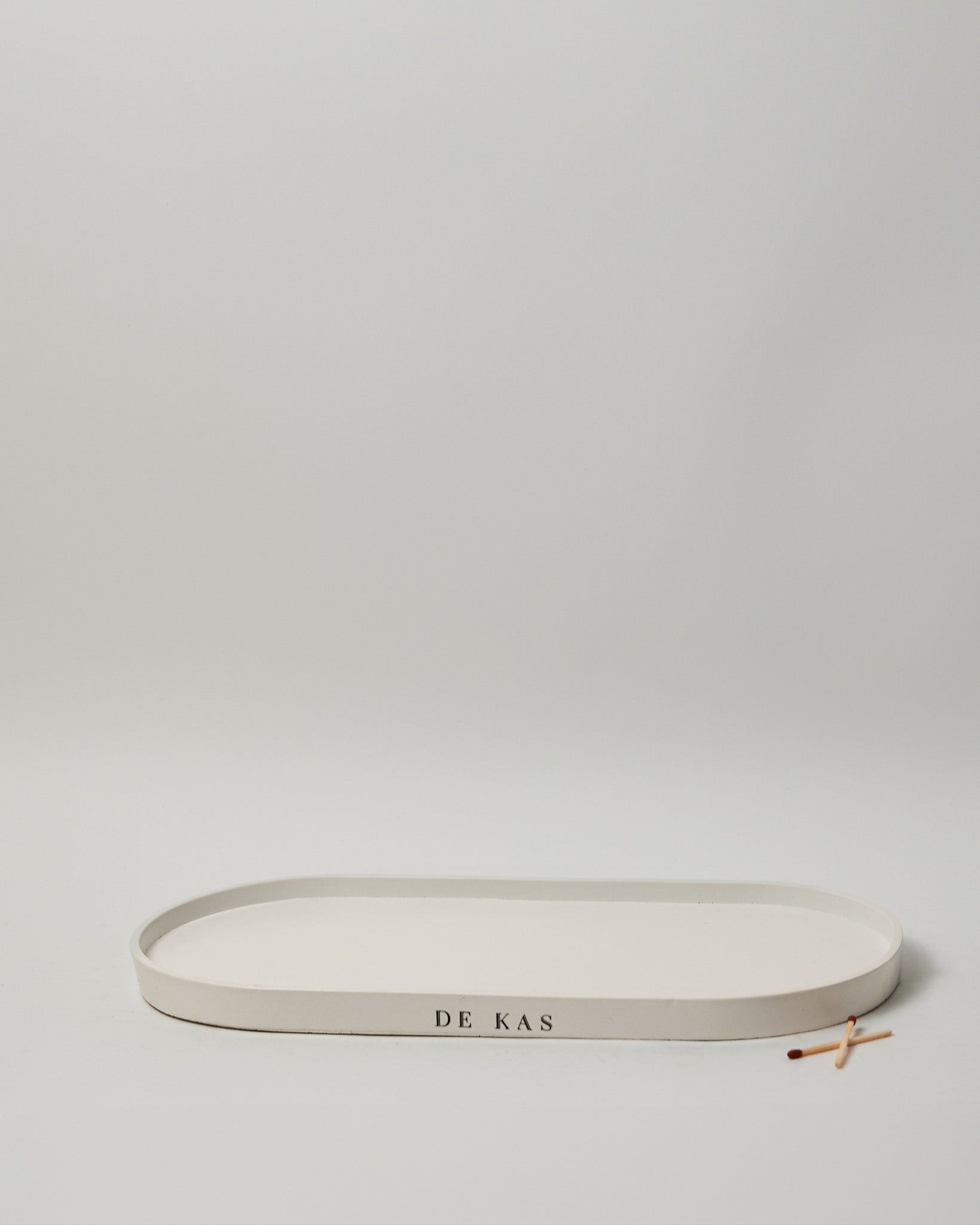 מגש בטון ענק