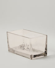 פתיתי שעווה וכלי זכוכית מלבני